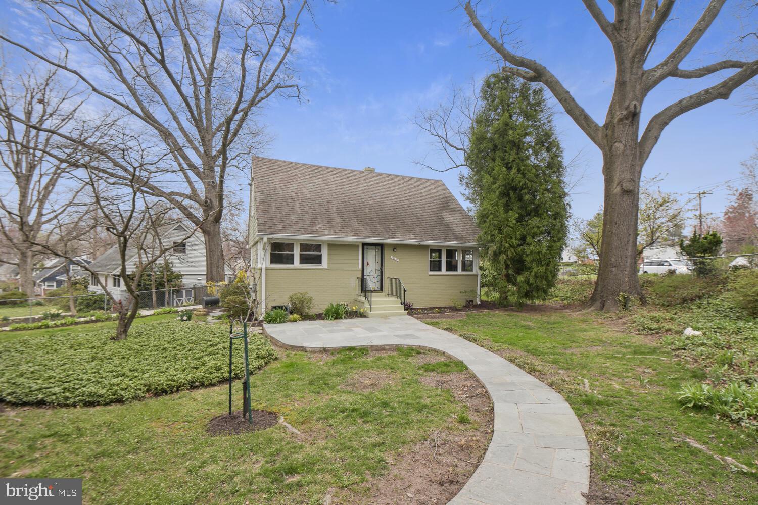 10201 Procter Street Silver Spring, MD 20901 - Photo 27 of 28 Gracious curved walkway to front