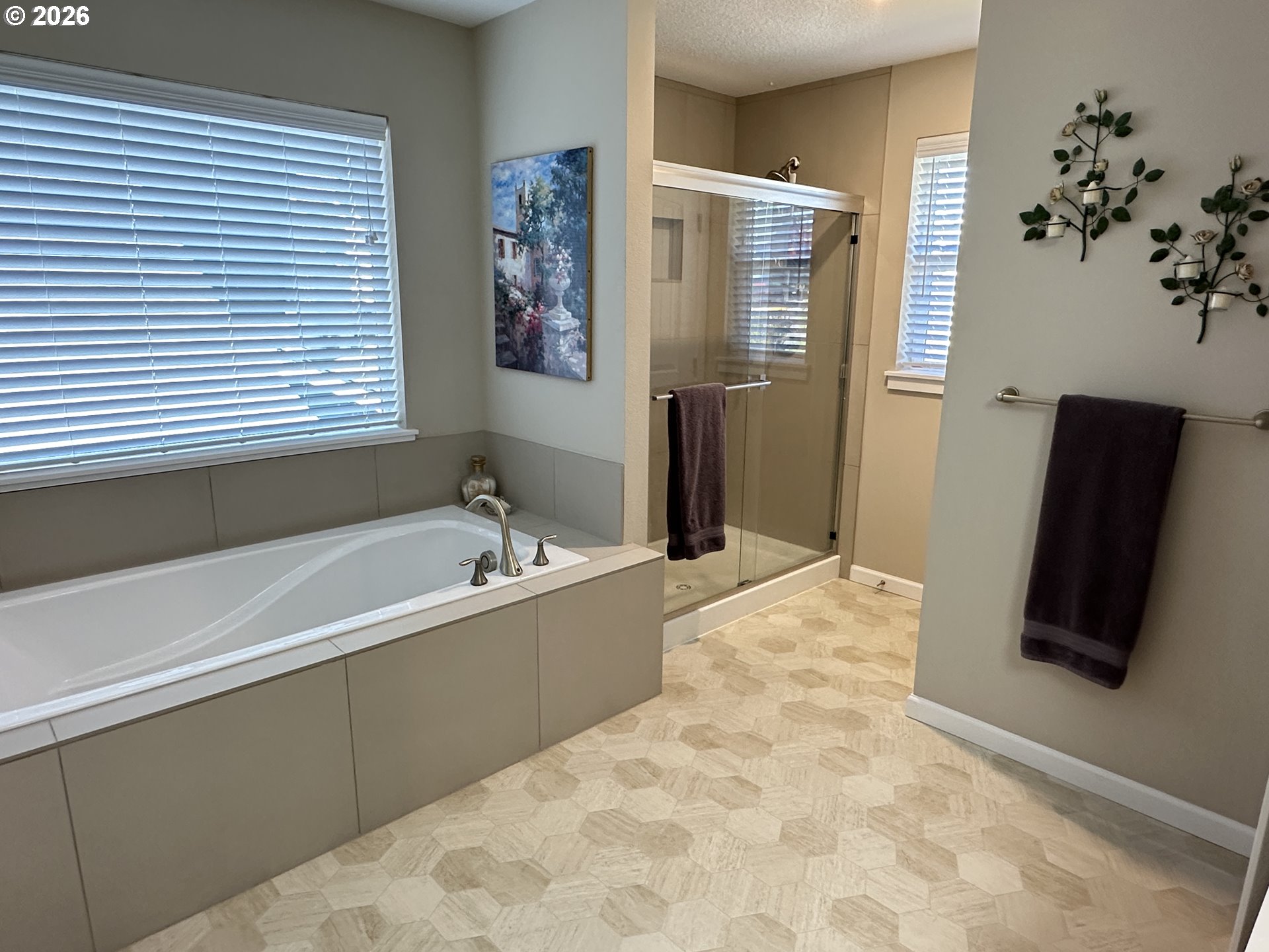 59290 Forest Trail Circle St. Helens, OR 97051 - Photo 20 of 33 a bathroom with a tub sink and mirror