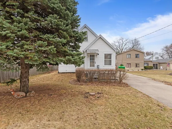 $159,000 | 4220 18th Avenue, Moline, IL 61265