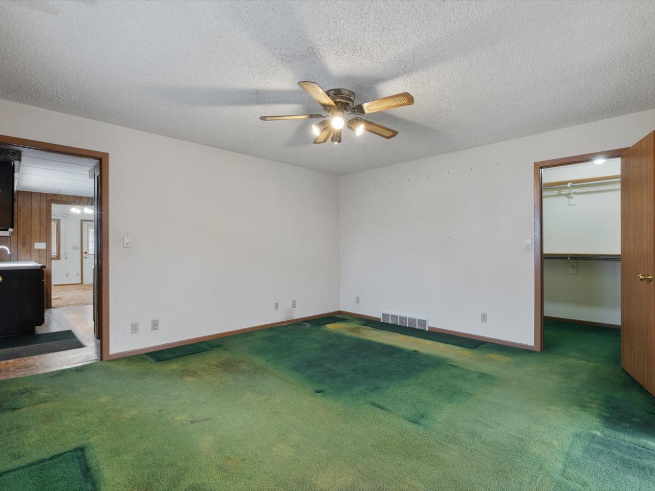 4220 18th Avenue Moline, IL 61265 - Photo 23 of 55