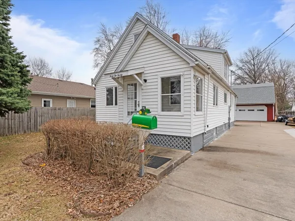 $159,000 | 4220 18th Avenue, Moline, IL 61265