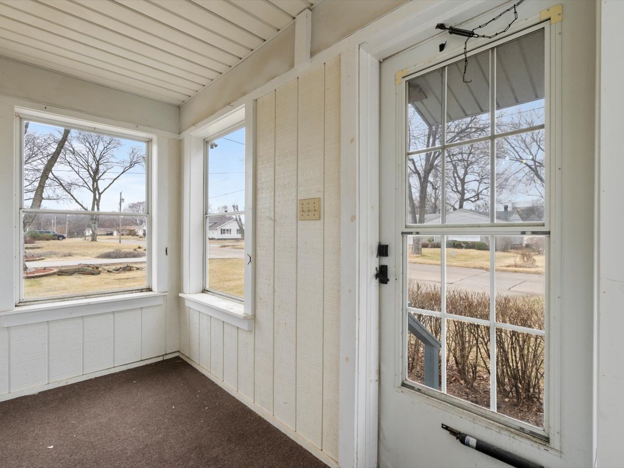 4220 18th Avenue Moline, IL 61265 - Photo 5 of 55