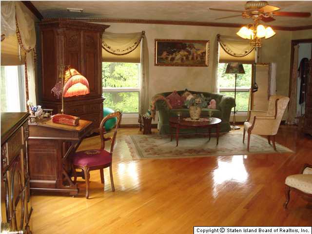91 East Loop Road Staten Island, NY 10304 - Photo 11 of 20 Additional Photo