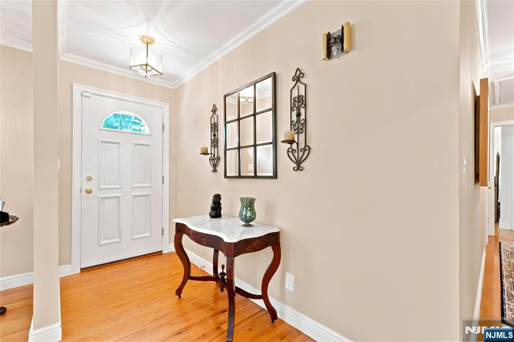 28 Delbrook Road Morris Plains, NJ 07950 - Photo 4 of 41