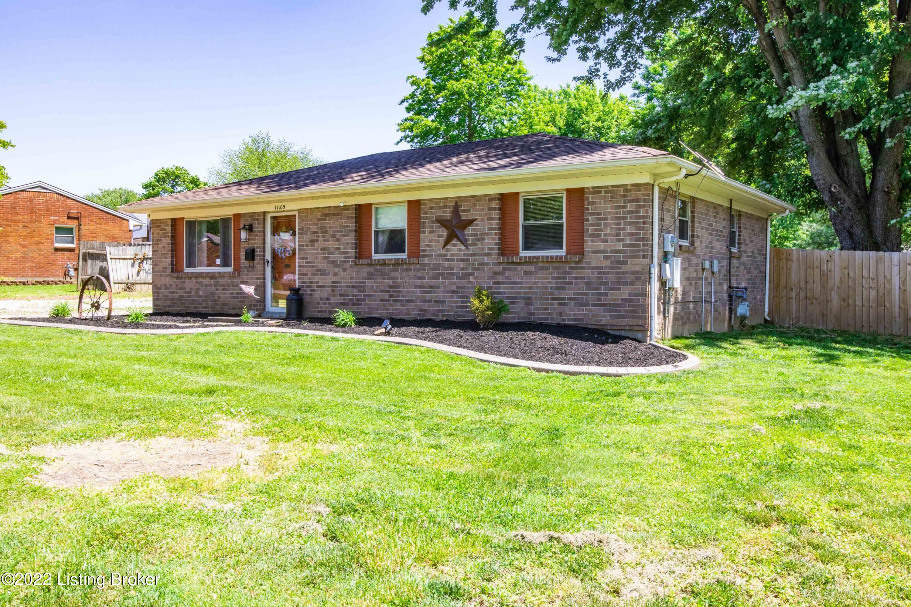 11105 Torrington Road Louisville, KY 40272 - Photo 3 of 33 11105-Torrington-Rd-3