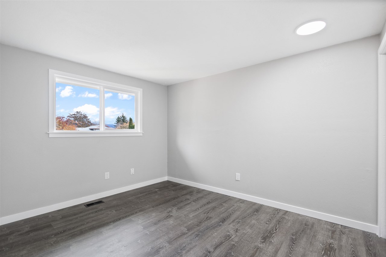 218 North Mayhew Road Spokane Valley, WA 99216 - Photo 11 of 25