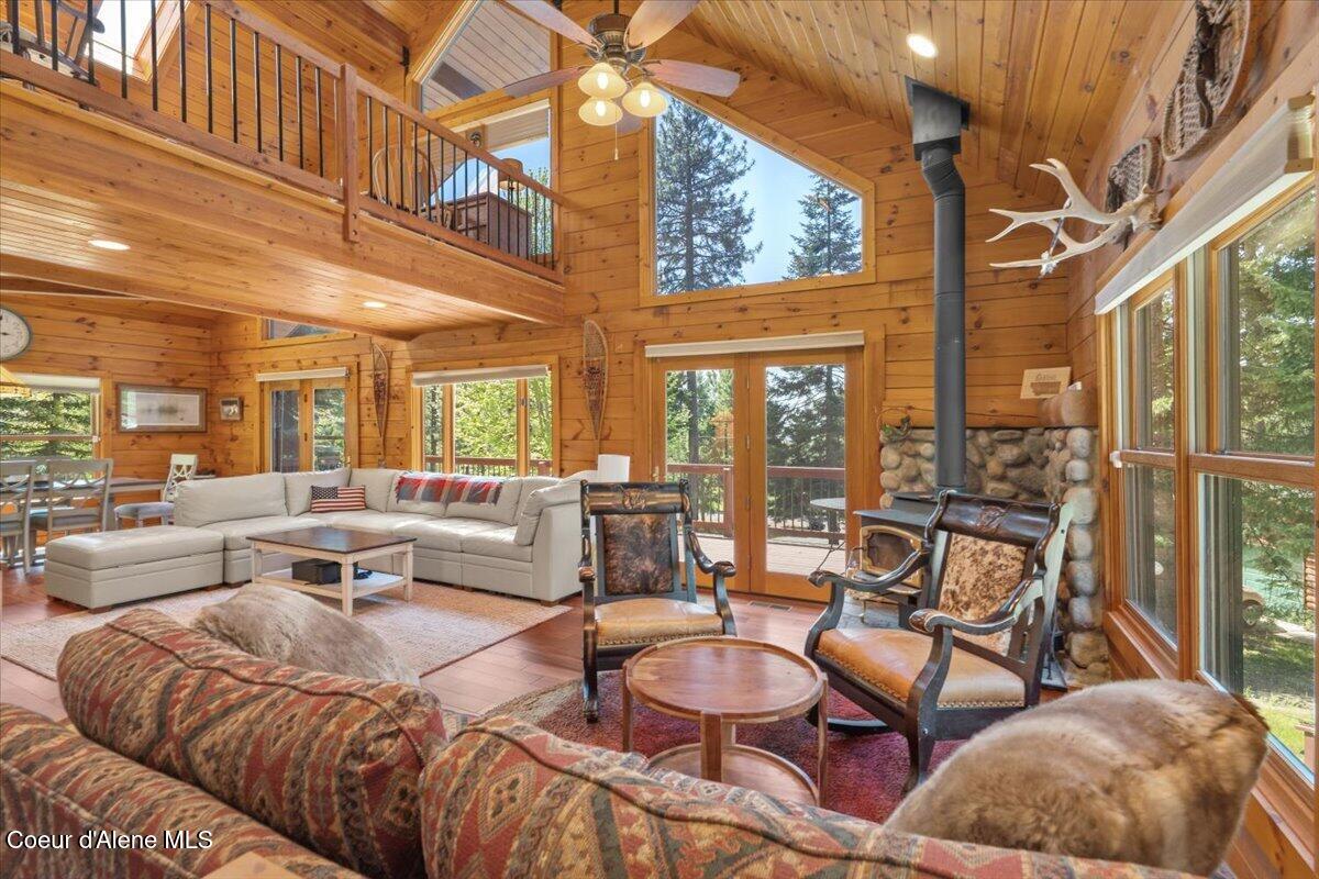 13764 South Ridgeview Drive Harrison, ID 83833 - Photo 4 of 60 16-Family Room