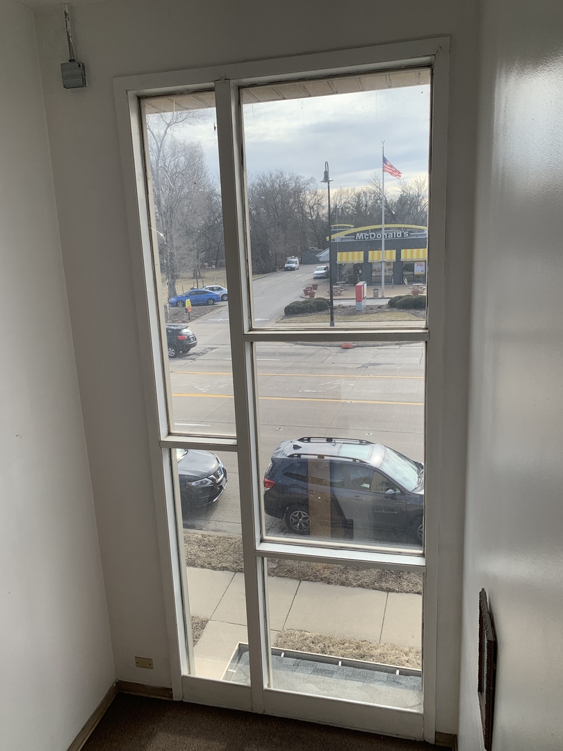 5706 St Charles Road Berkeley, IL 60163 - Photo 5 of 20 a view of living room