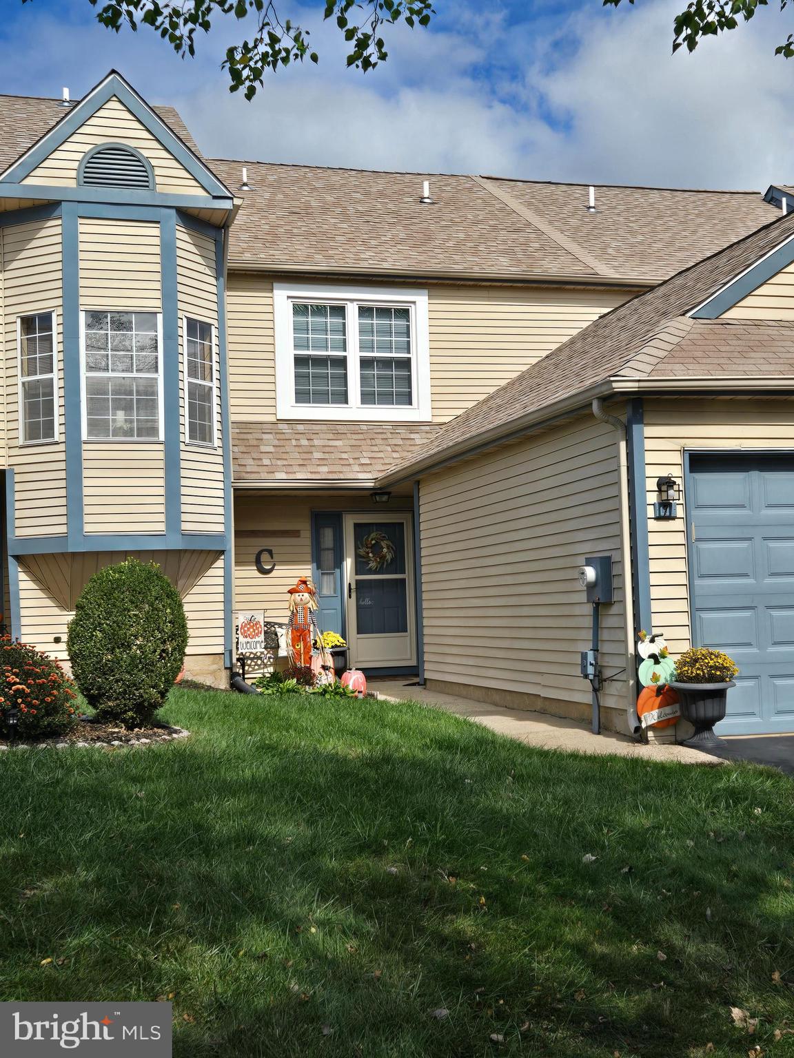 7 Raintree Drive Hamilton, NJ 08690 - Photo 2 of 28 Gallery Image 2