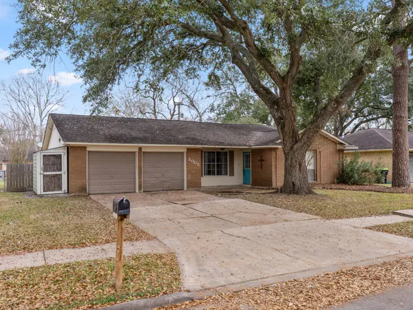 $189,500 | 2005 Candlewood Drive, Bay City, TX 77414