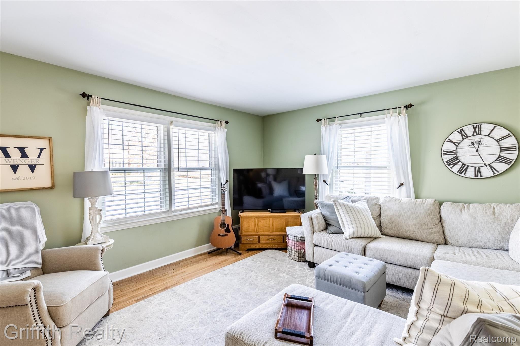 137 Riddle Street Howell, MI 48843 - Photo 10 of 62 137 Riddle Street-19.jpg