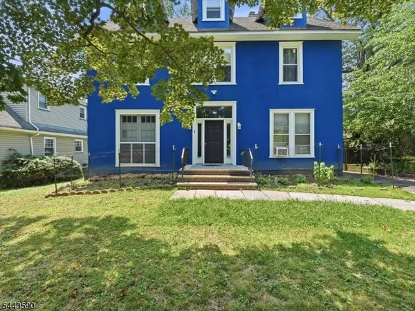 $1,900 | 62 Forest Hill Road, Unit 2E, West Orange, NJ 07052
