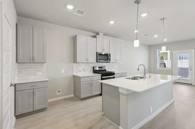 $288,490 | 567 Avisa Drive, Kemah, TX 77565