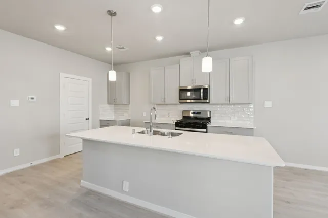 $288,490 | 567 Avisa Drive, Kemah, TX 77565