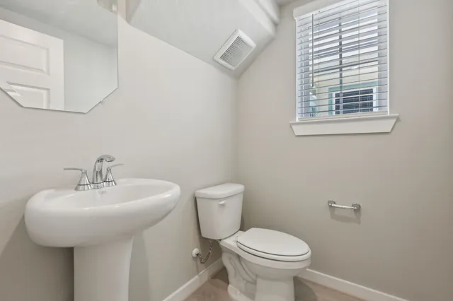 $288,490 | 567 Avisa Drive, Kemah, TX 77565