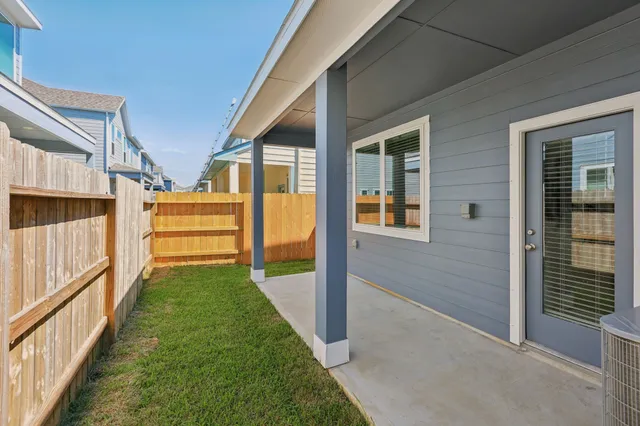 $288,490 | 567 Avisa Drive, Kemah, TX 77565