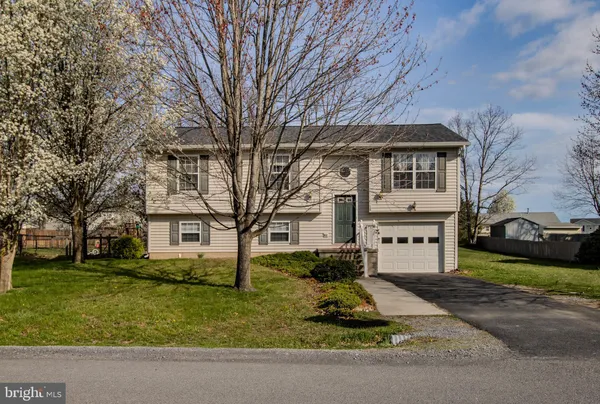 $332,000 | 140 Thoreau Drive, Inwood, WV 25428