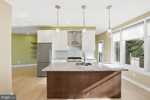 $799,000 | 1301 Potomac Avenue Southeast, Unit 2, Washington, DC 20003