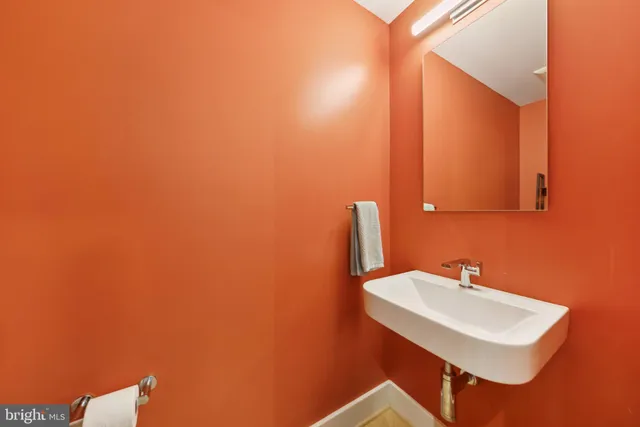 $825,000 | 1301 Potomac Avenue Southeast, Unit 2, Washington, DC 20003