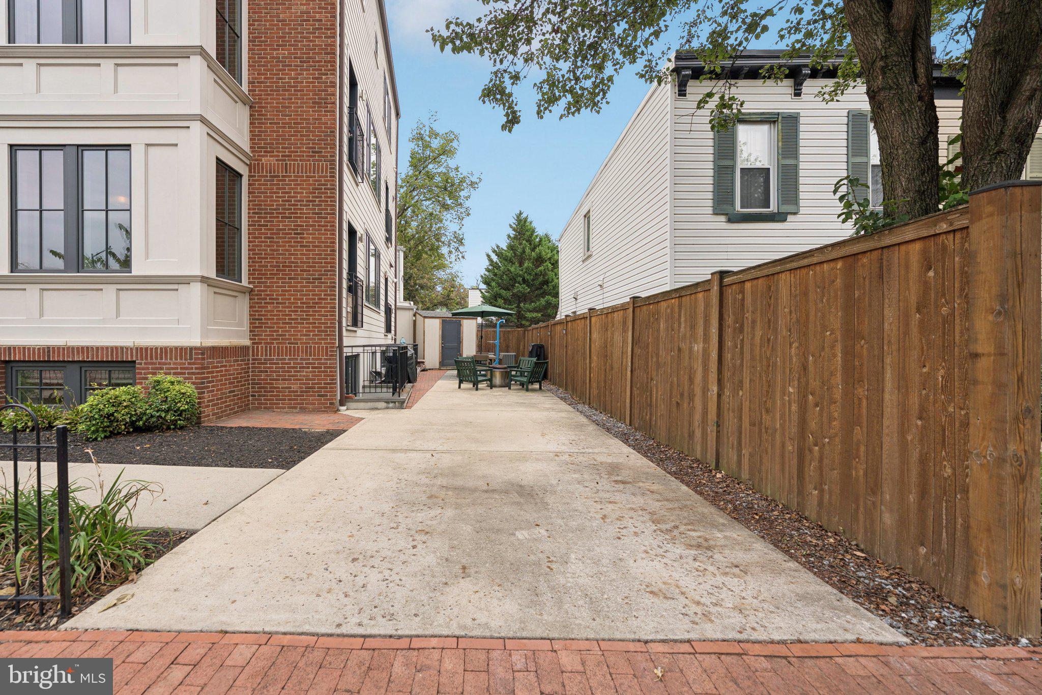 1301 Potomac Avenue Southeast, Unit 2 Washington, DC 20003 - Photo 26 of 27 a backyard of a house