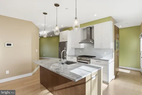 $799,000 | 1301 Potomac Avenue Southeast, Unit 2, Washington, DC 20003