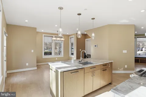 $799,000 | 1301 Potomac Avenue Southeast, Unit 2, Washington, DC 20003