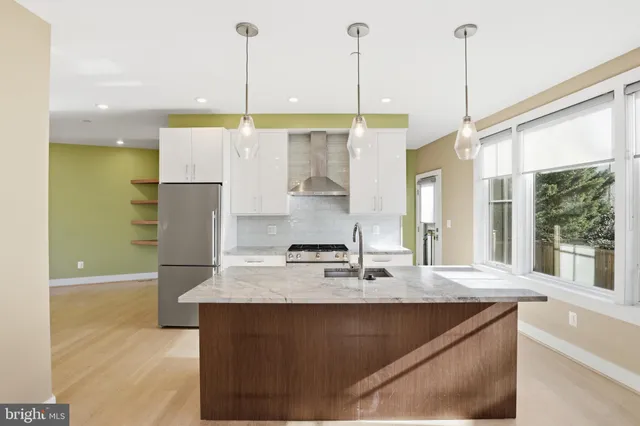 $799,000 | 1301 Potomac Avenue Southeast, Unit 2, Washington, DC 20003