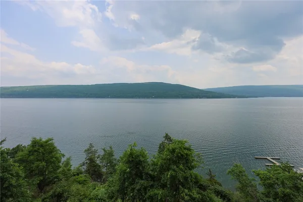 $379,900 | 135 Cliffside Drive, South Bristol, NY 14424