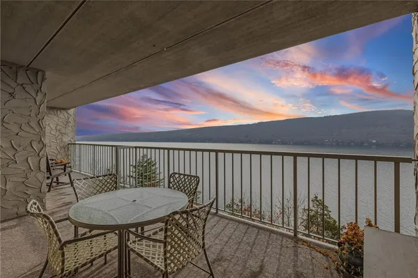 $379,900 | 135 Cliffside Drive, South Bristol, NY 14424