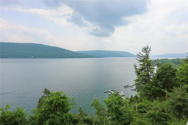 $379,900 | 135 Cliffside Drive, South Bristol, NY 14424