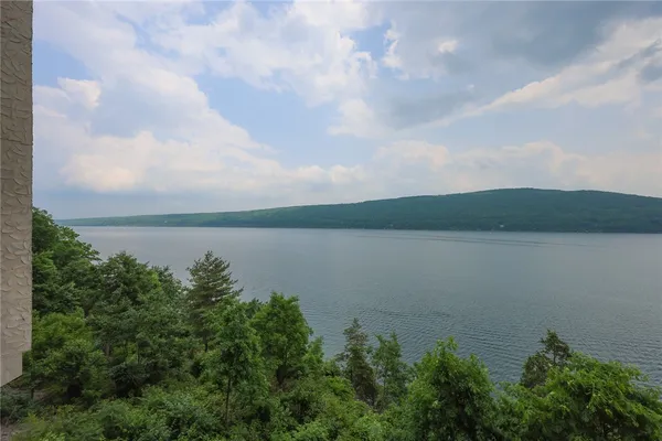 $379,900 | 135 Cliffside Drive, South Bristol, NY 14424