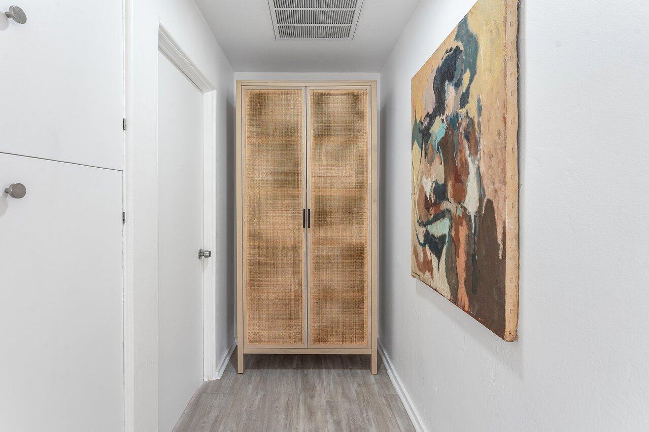 3511 Washington Road West Palm Beach, FL 33405 - Photo 18 of 47 Hallway