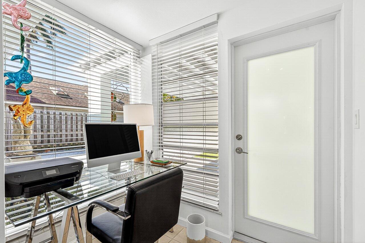 3511 Washington Road West Palm Beach, FL 33405 - Photo 24 of 47 Office Area