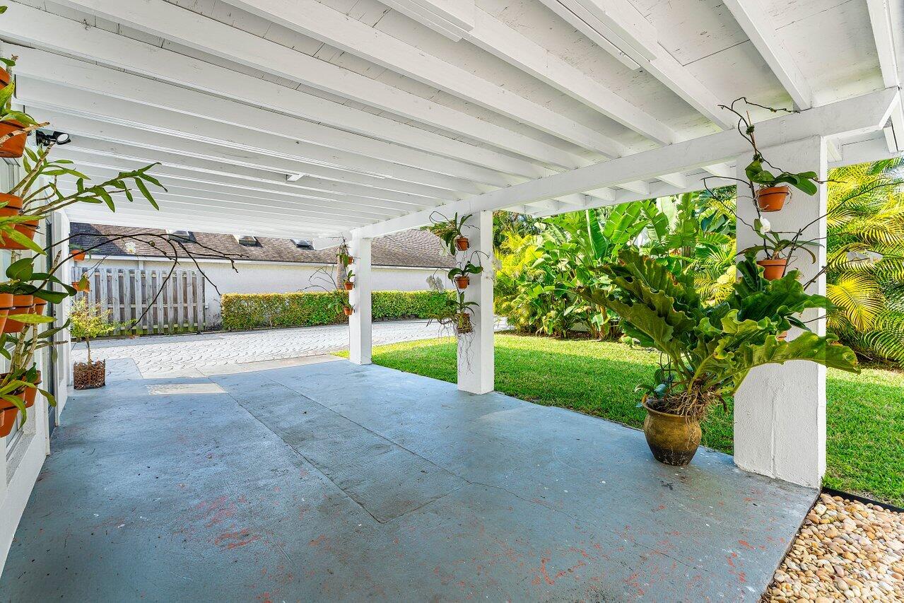 3511 Washington Road West Palm Beach, FL 33405 - Photo 27 of 47 Outdoor Patio Area