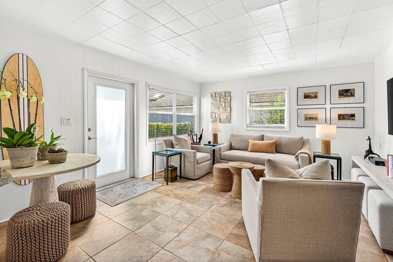 3511 Washington Road West Palm Beach, FL 33405 - Photo 31 of 47 GH Living Room