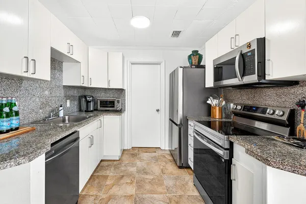 $8,500 | 3511 Washington Road, West Palm Beach, FL 33405