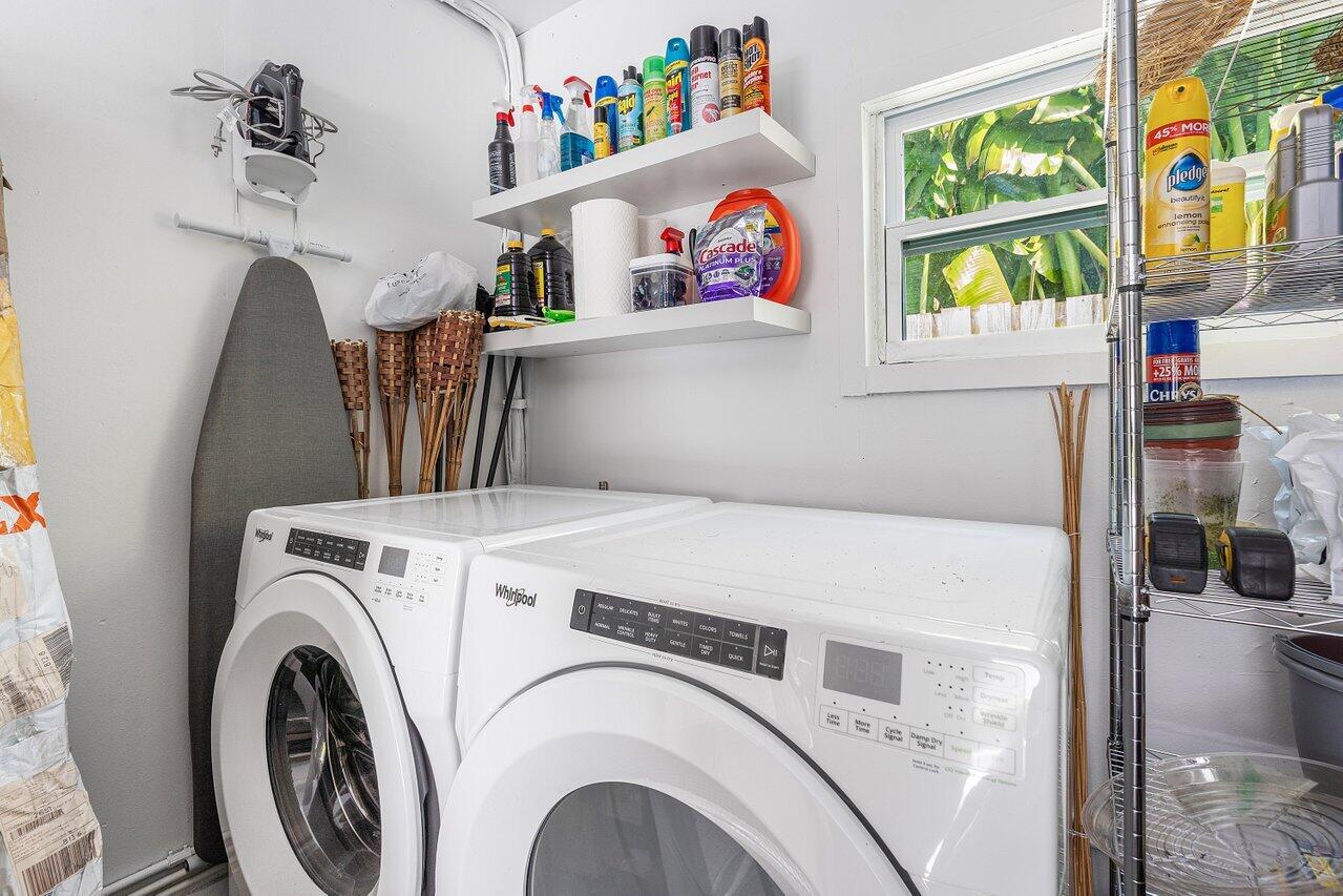 3511 Washington Road West Palm Beach, FL 33405 - Photo 42 of 47 Washer/Dryer in Garage