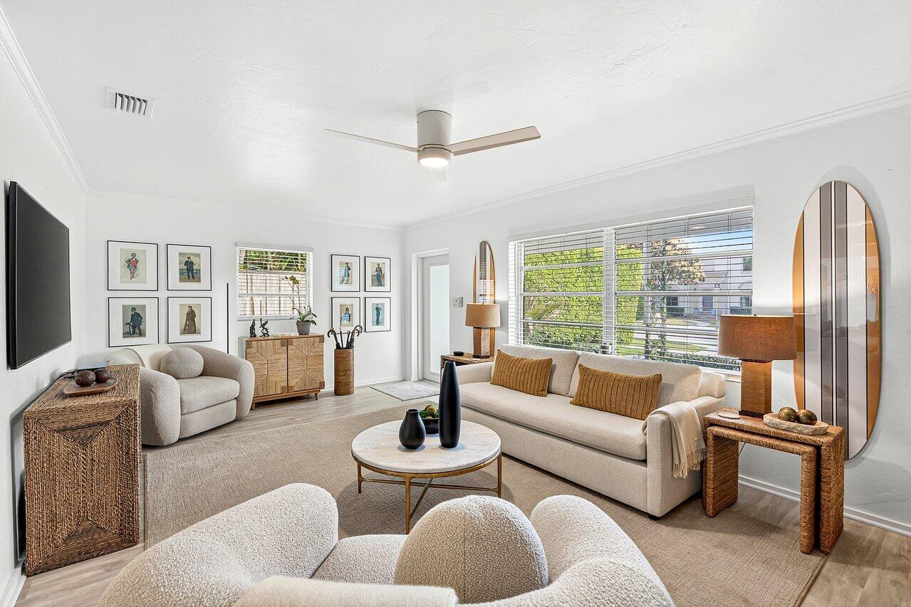 3511 Washington Road West Palm Beach, FL 33405 - Photo 6 of 47 Living Room