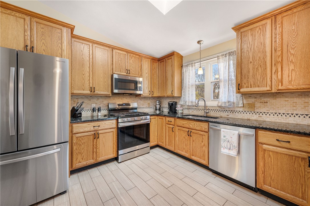 134 Olney Arnold Road Cranston, RI 02921 - Photo 16 of 46 Gallery Image 16