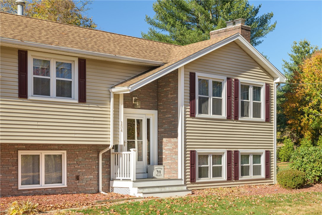 134 Olney Arnold Road Cranston, RI 02921 - Photo 2 of 46 Gallery Image 2