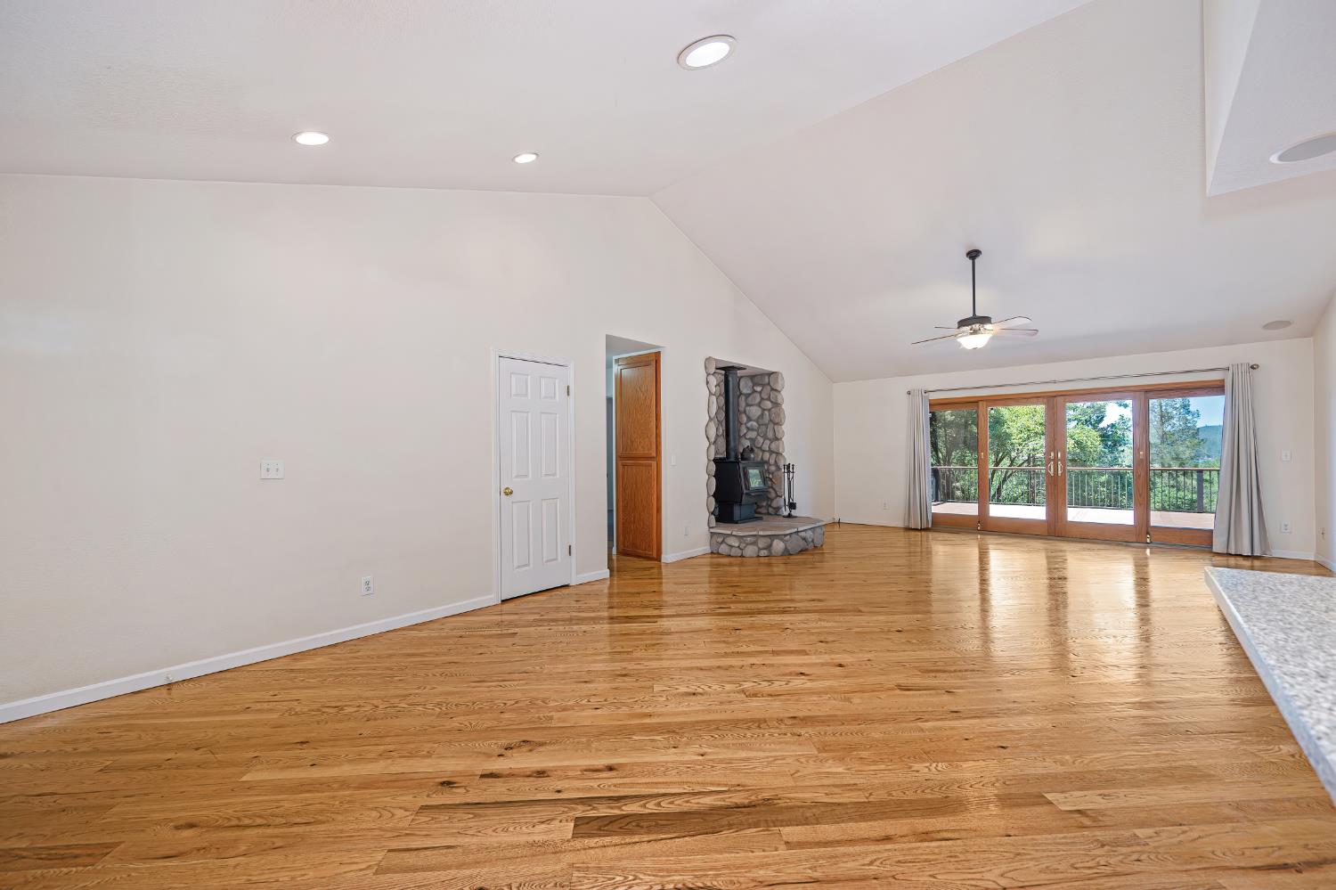 25990 Ridgeview Court Colfax, CA 95713 - Photo 14 of 64