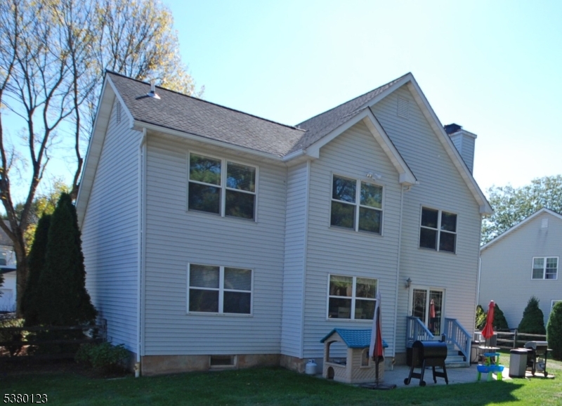 32 Peterson Road Hillsborough, NJ 08844 - Photo 2 of 38
