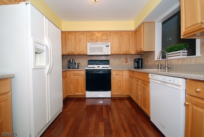 32 Peterson Road Hillsborough, NJ 08844 - Photo 10 of 38