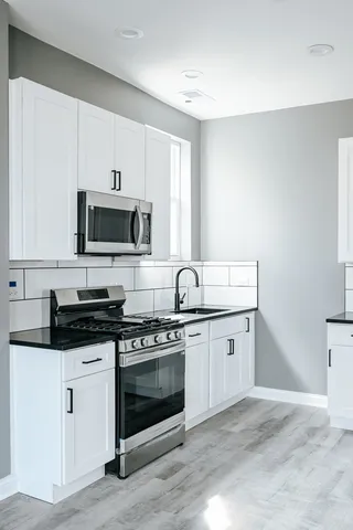 $2,000 | 3015 West 19th Street, Unit 2, Chicago, IL 60623