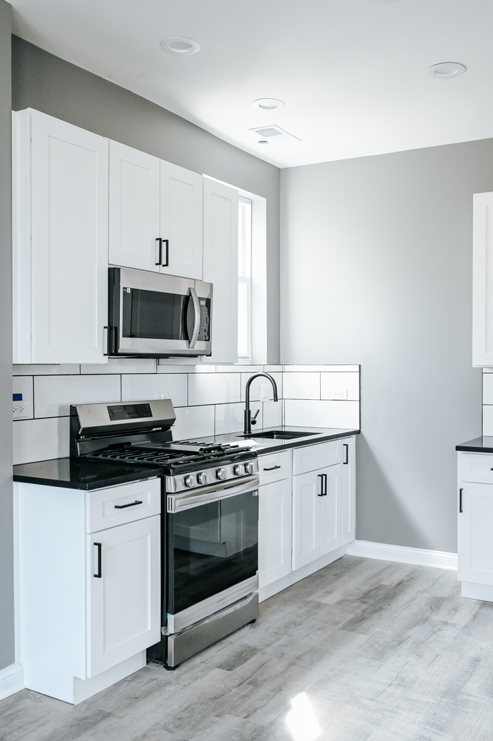 3015 West 19th Street, Unit 2 Chicago, IL 60623 - Photo 3 of 10