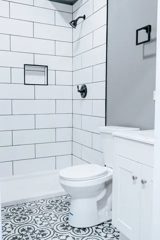 $2,000 | 3015 West 19th Street, Unit 2, Chicago, IL 60623