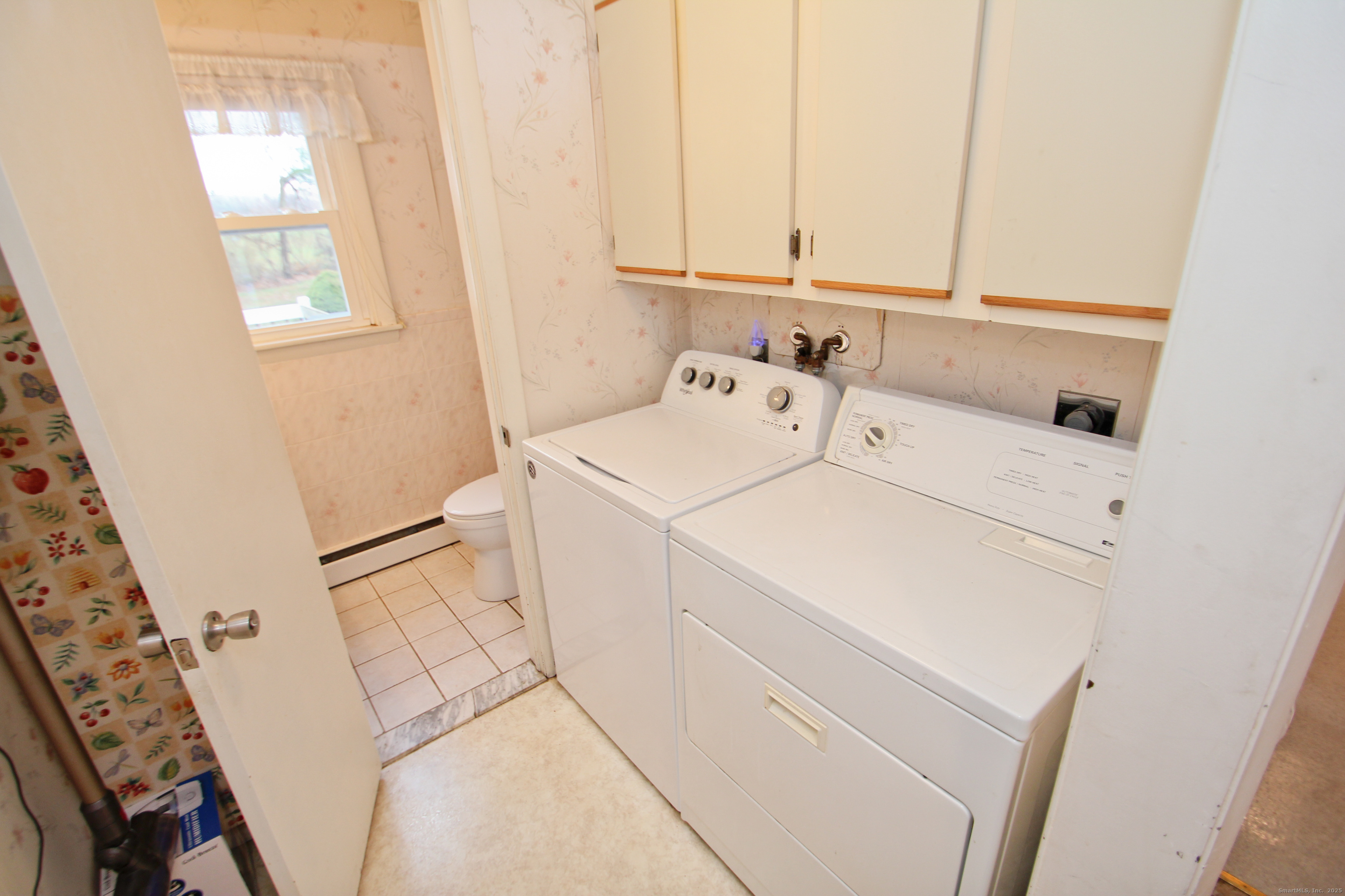 11 Northfield Road Enfield, CT 06082 - Photo 19 of 34 a utility room with dryer and washer