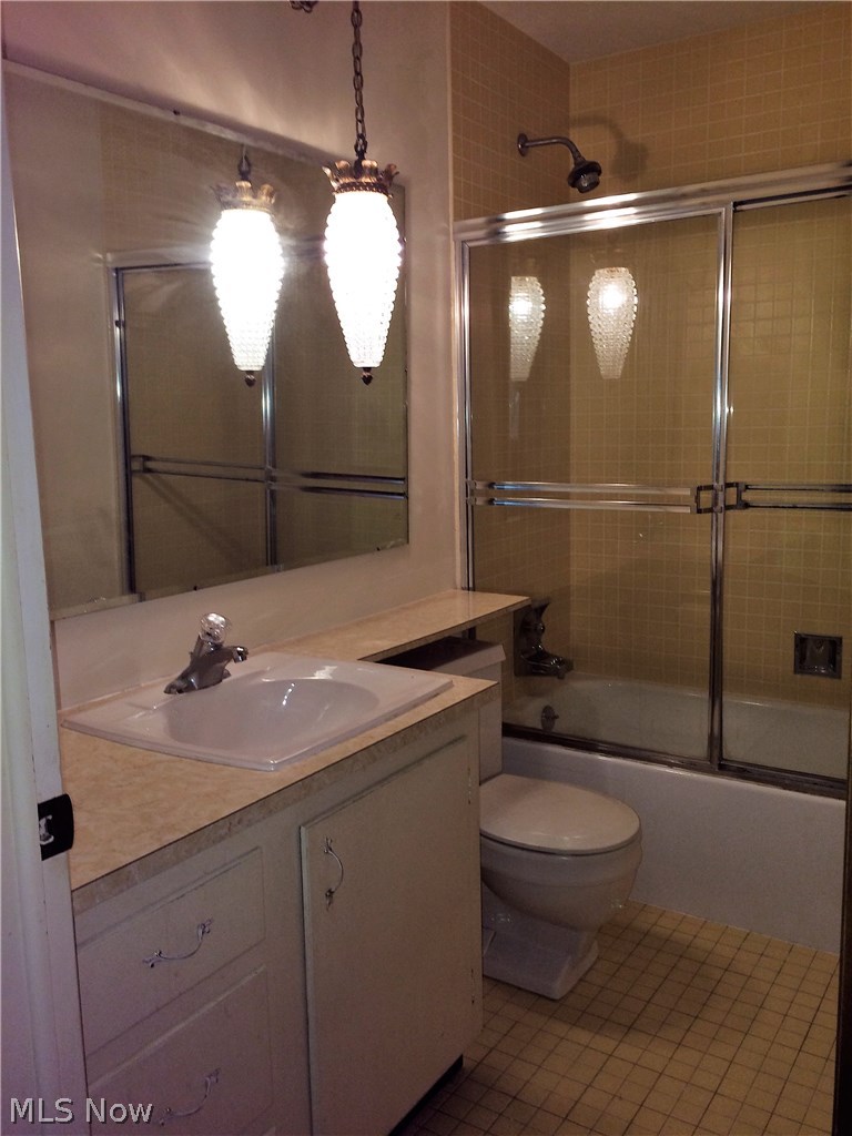 11695 River Moss Road Strongsville, OH 44136 - Photo 13 of 23 Main Bathroom