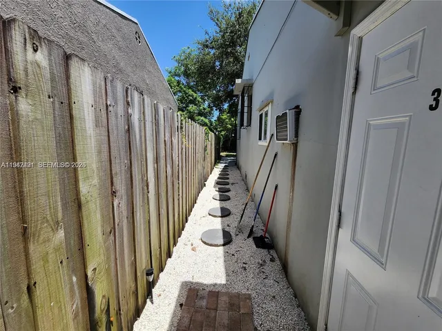 $1,100 | 8295 Northeast 3rd Avenue, Unit 3, Miami, FL 33138