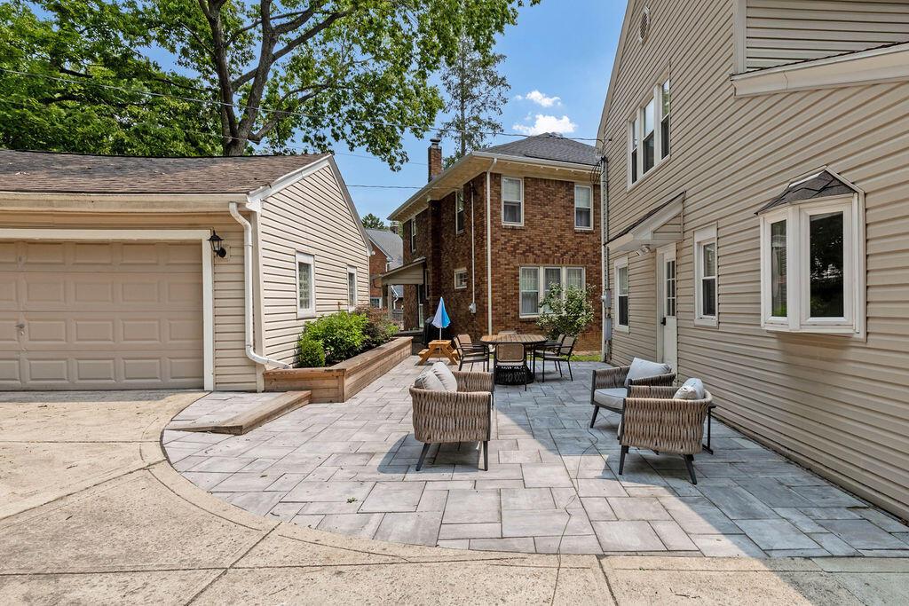 176 East Torrence Road Columbus, OH 43214 - Photo 60 of 64 Patio